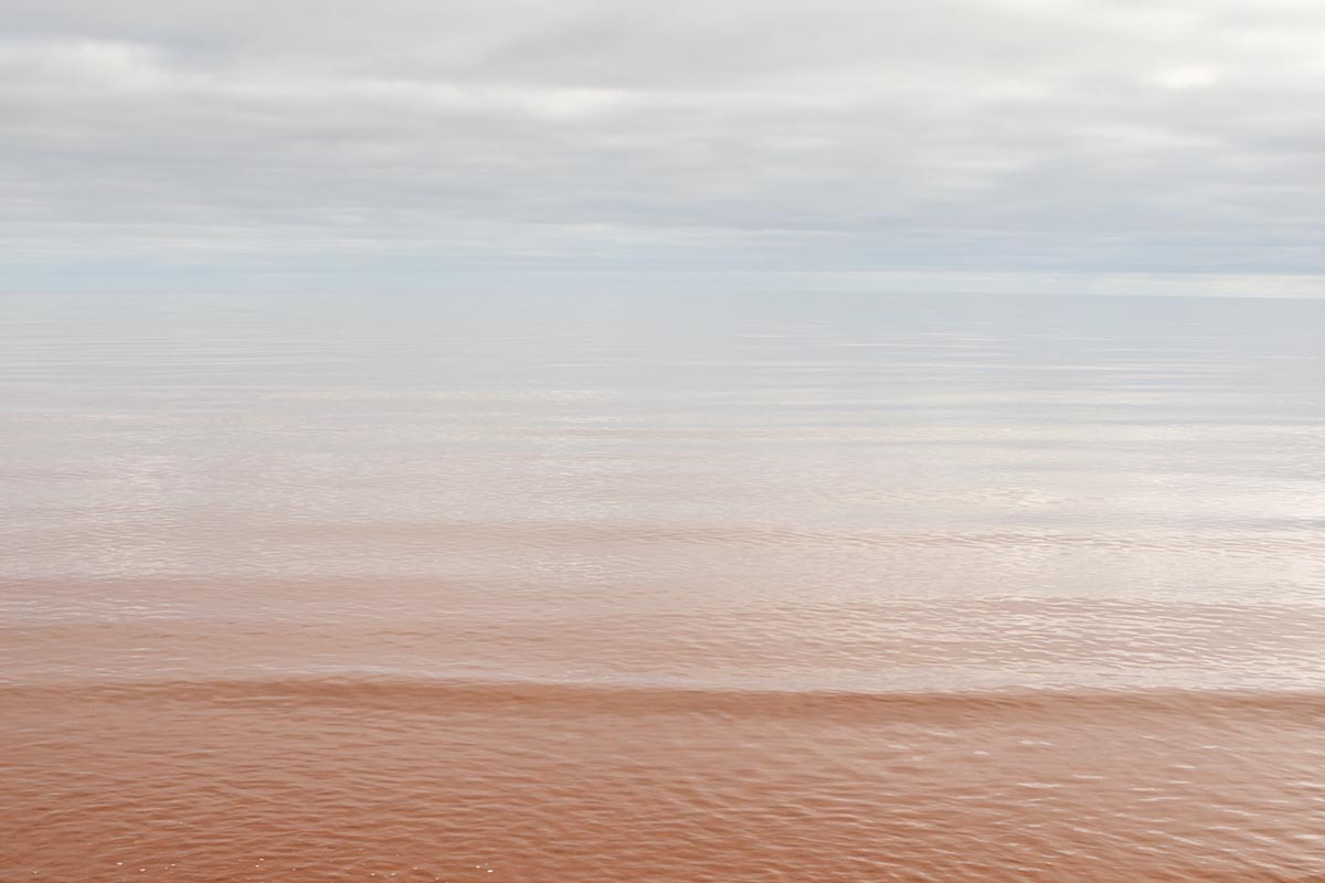 A visual link - click the icon to view the photographic series titled Lonely Sea - Merge